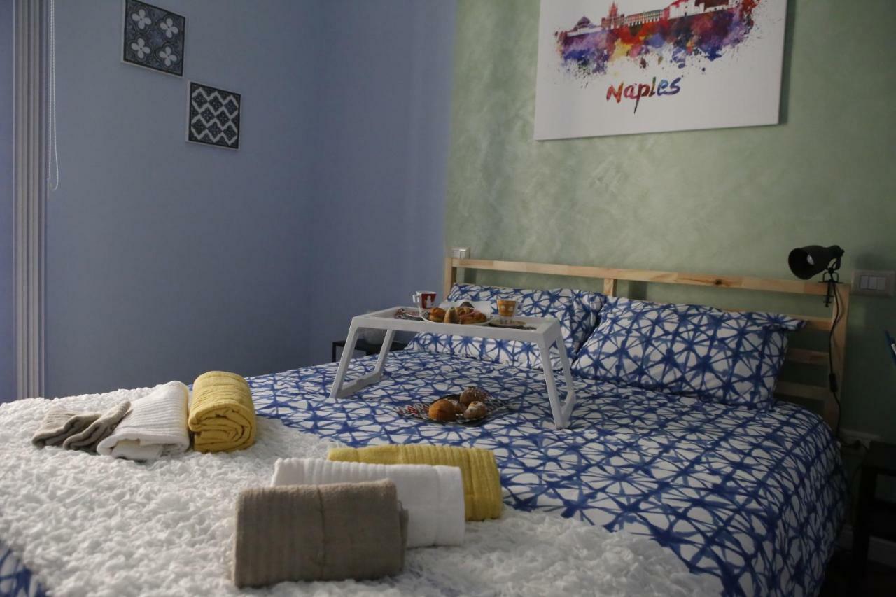 บีแอนด์บี บินาริโอ 39 Bed & Breakfast เนเปิลส์ ภายนอก รูปภาพ