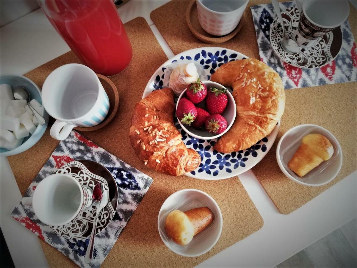 บีแอนด์บี บินาริโอ 39 Bed & Breakfast เนเปิลส์ ภายนอก รูปภาพ
