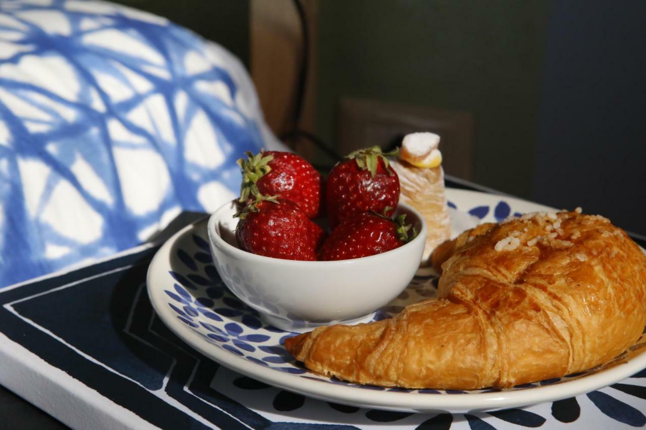 บีแอนด์บี บินาริโอ 39 Bed & Breakfast เนเปิลส์ ภายนอก รูปภาพ