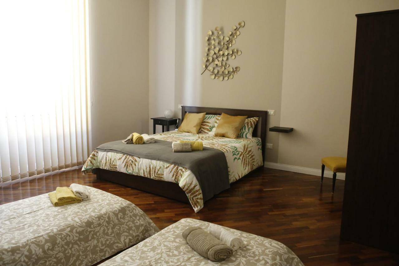 บีแอนด์บี บินาริโอ 39 Bed & Breakfast เนเปิลส์ ภายนอก รูปภาพ