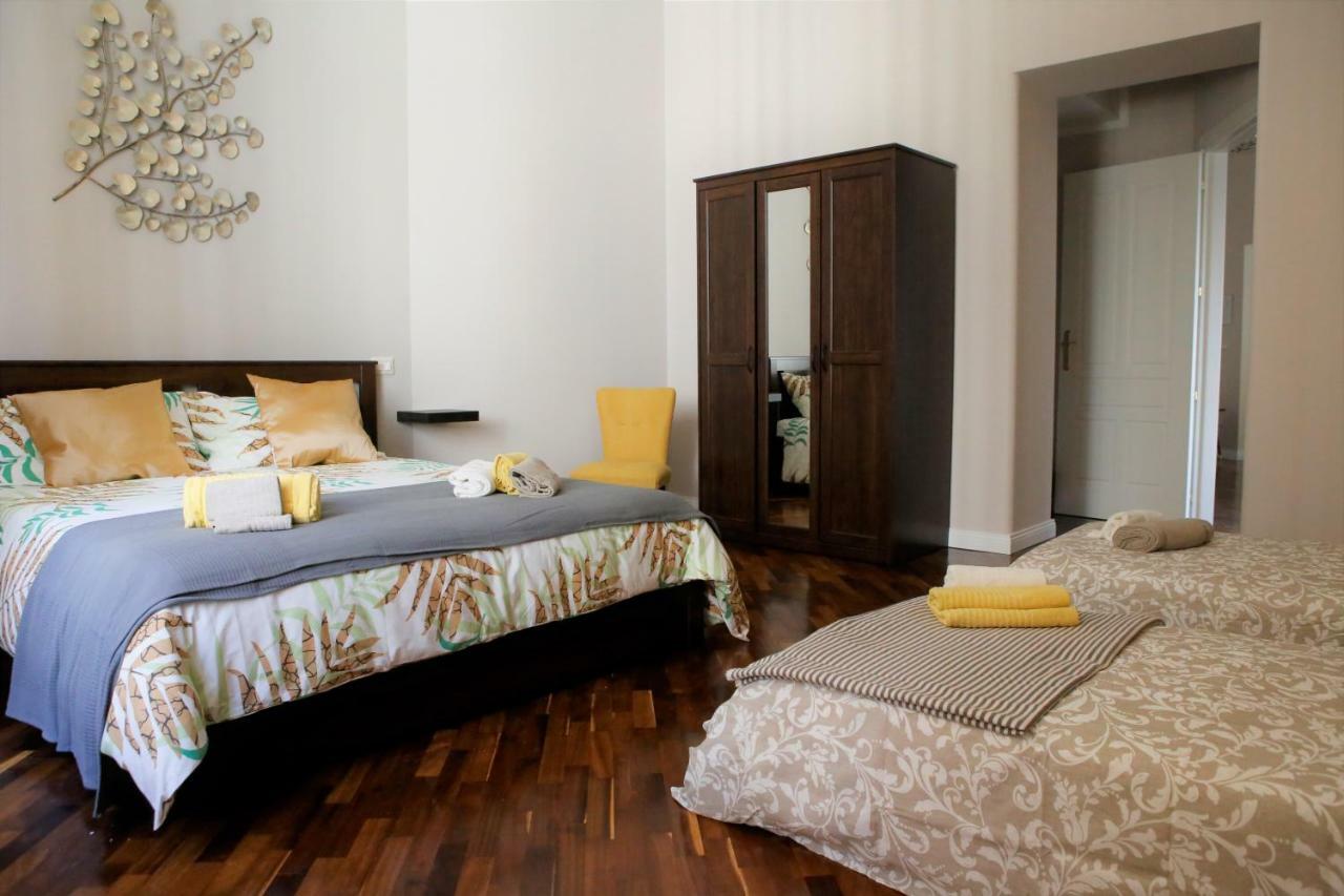 บีแอนด์บี บินาริโอ 39 Bed & Breakfast เนเปิลส์ ภายนอก รูปภาพ