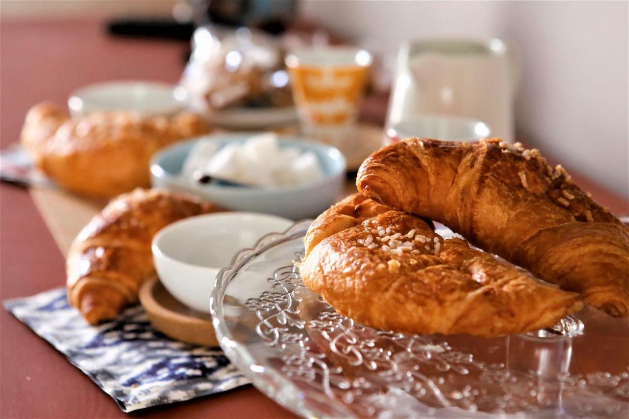 บีแอนด์บี บินาริโอ 39 Bed & Breakfast เนเปิลส์ ภายนอก รูปภาพ