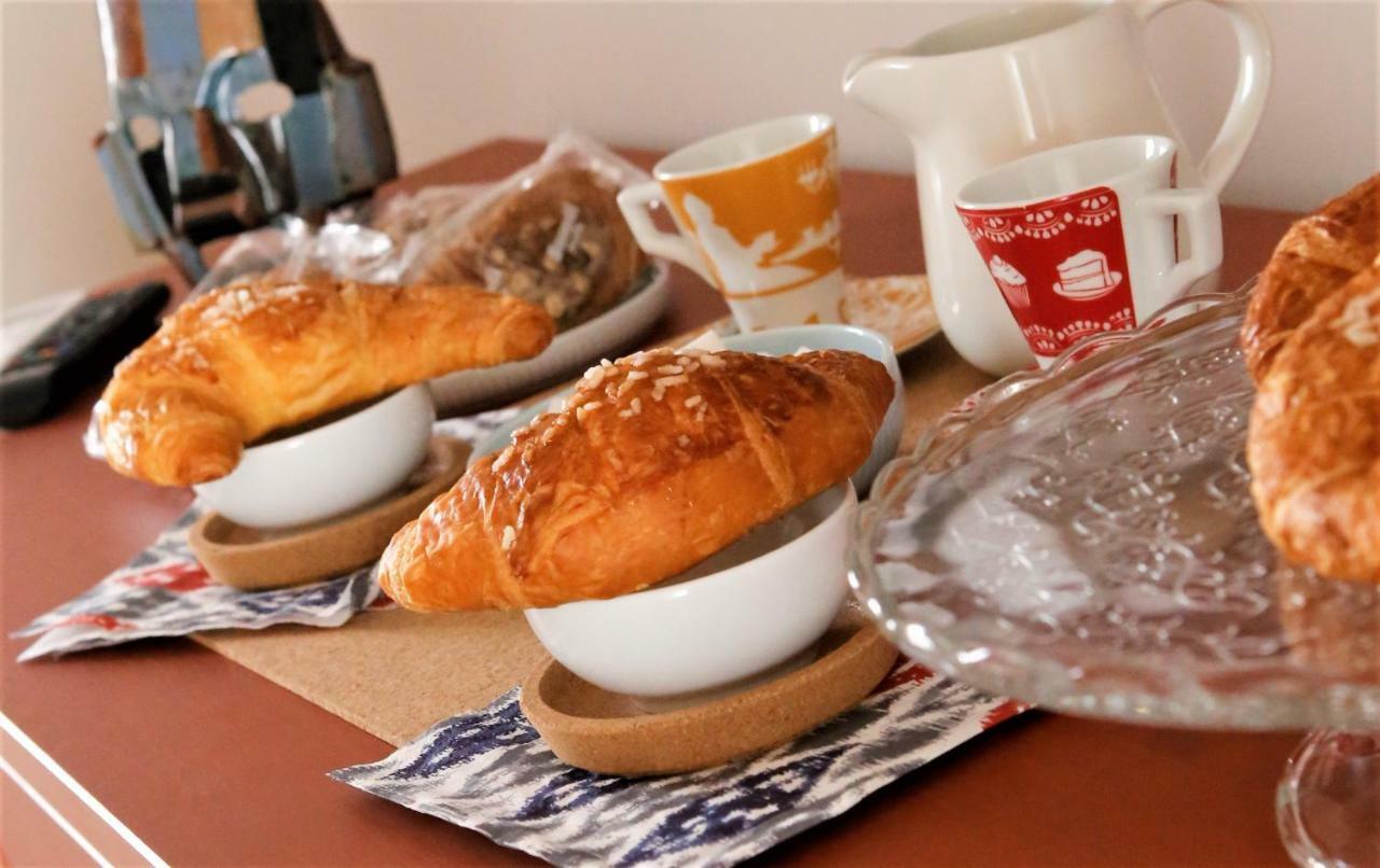 บีแอนด์บี บินาริโอ 39 Bed & Breakfast เนเปิลส์ ภายนอก รูปภาพ